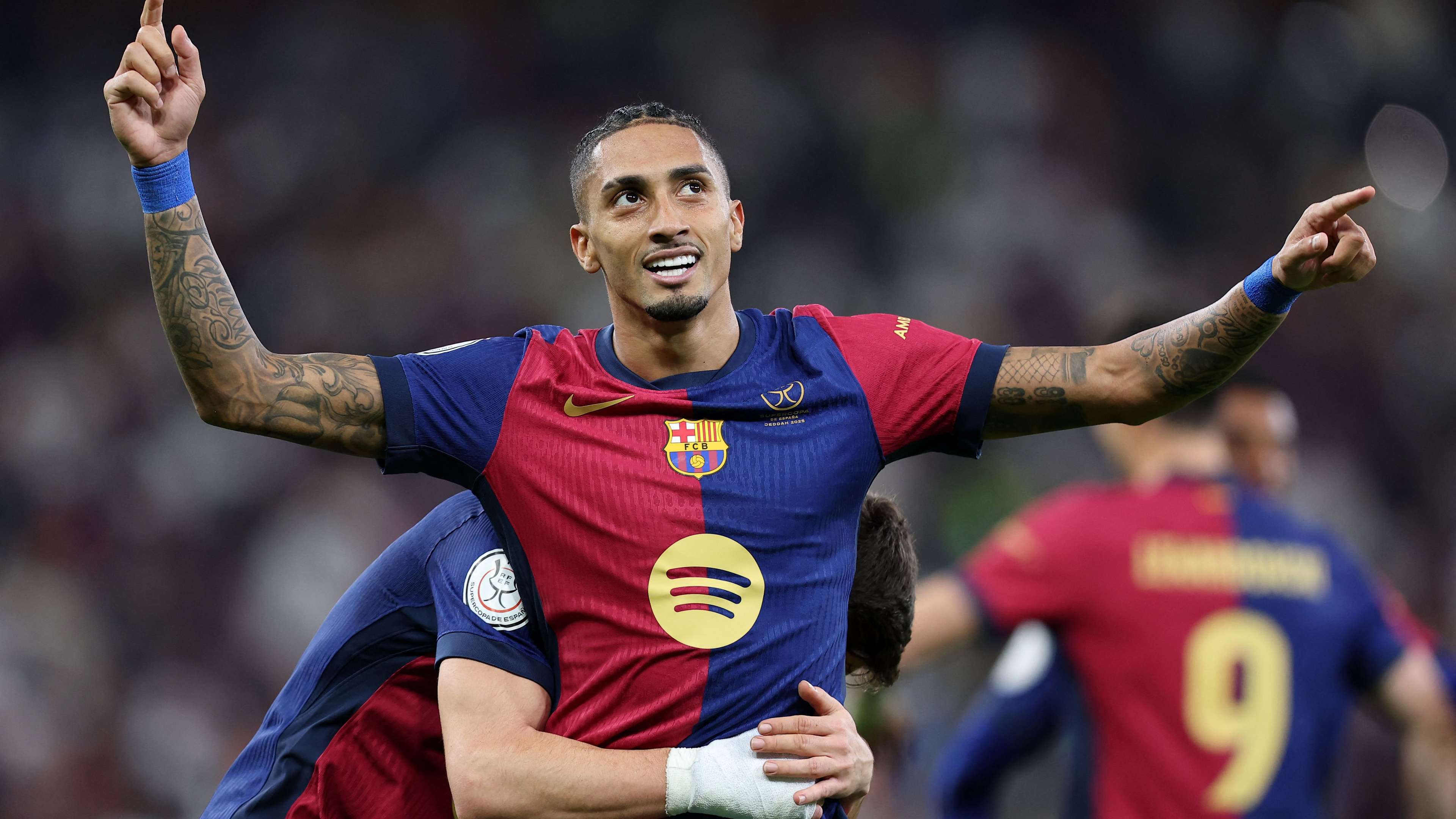 萨卡荣膺英格兰年度最佳球员 传奇新篇章的开启