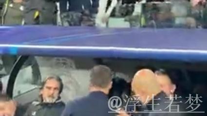 阿隆索主动拥抱瓜迪奥拉表达敬意 阿隆索主动拥抱瓜迪奥拉表达敬意